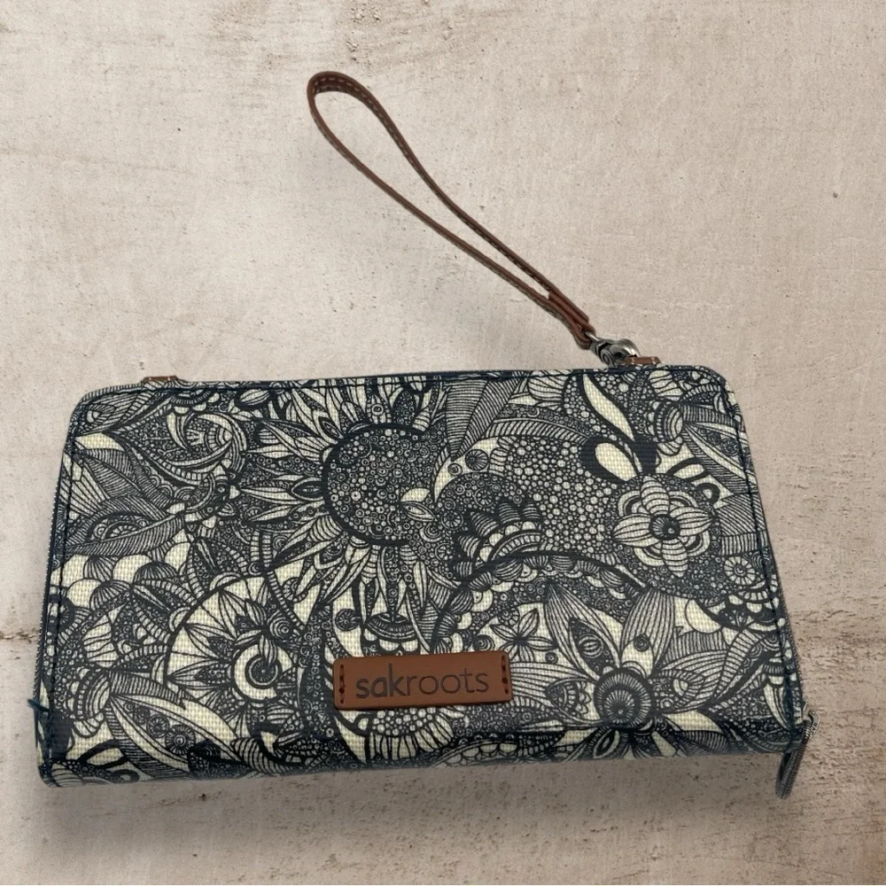 Sakroots Artist Circle Smartphone Wallet, Detachable Wristlet Strap Navy & Tan